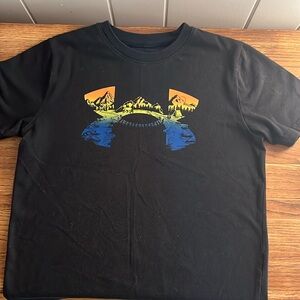 UA t-shirt. Great used condition. Youth small.